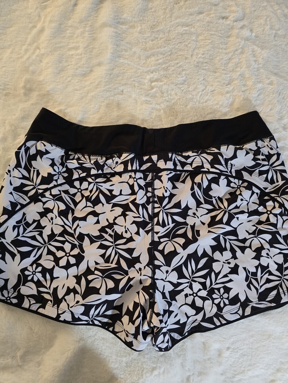 Lands' End Black and White Floral Tankini Top with Matching Swim Shorts (NWT) - Picture 10 of 13